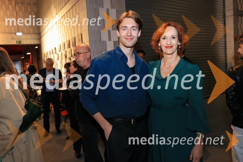  ... ;  Saša  Pavček, igralka, Predsednica združenja dramskih umetnikov Slovenije, prejemnica Borštnikovega prstanaOsvoboditev Skopja, premiera v SNG Drama Ljubljana