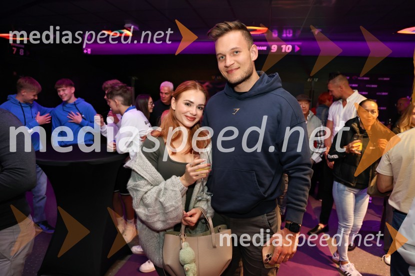  Gaja Hribernik, ustvarjalka vsebin, osebna trenerka;  Andrej Pavličević, osebni trener in ustvarjalec vsebinSmashing Machine, ekskluzivna premiera v Mariboxu