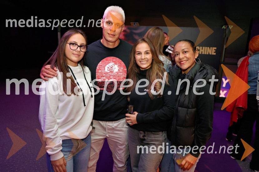 Tiara Barada;  Aleš Zemljič, kickbokser;  Tyra Barada, svetovna kadetska prvakinja v kickboxu;  Bianca Tapilatu Barada, trenerka, Športni center BaradaSmashing Machine, ekskluzivna premiera v Mariboxu