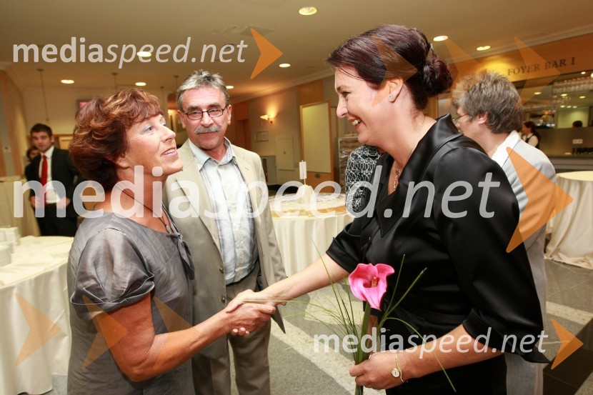 Zvonimir Lešnik, direktor območne enote Zavarovalnice Triglav v Mariboru ter soproga Mojca in mag. Majda Kralj, direktorica poslovnega sistema Academia15. obletnica poslovnega sistema Academia in svečana podelitev diplom Višje strokovne šole Academia