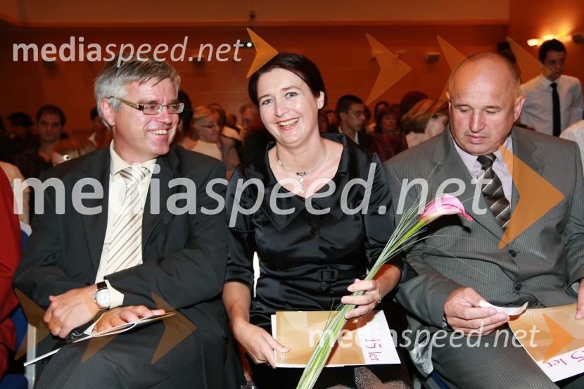 Mag. Samo Hribar Milič, generalni direktor GZS, mag. Majda Kralj, direktorica poslovnega sistema Academia in Milan Mikl, podžupan Mestne občine Maribor15. obletnica poslovnega sistema Academia in svečana podelitev diplom Višje strokovne šole Academia