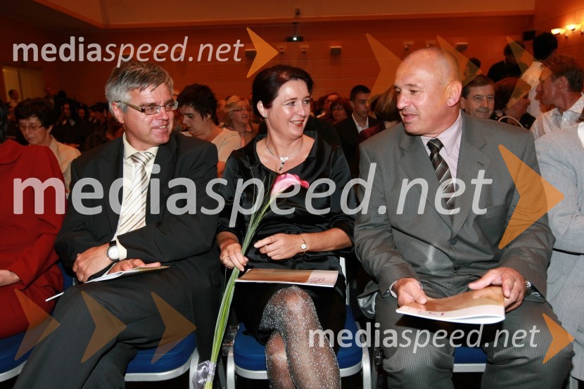 Mag. Samo Hribar Milič, generalni direktor GZS, mag. Majda Kralj, direktorica poslovnega sistema Academia in Milan Mikl, podžupan Mestne občine Maribor15. obletnica poslovnega sistema Academia in svečana podelitev diplom Višje strokovne šole Academia