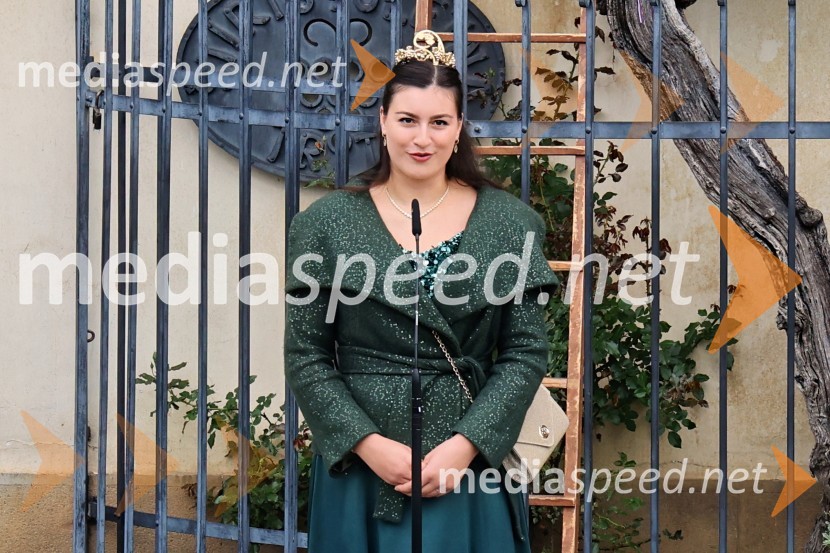  Nina  Polanec, 28. Vinska kraljica Slovenije 2025Svečana trgatev najstarejše trte 2025 in razglasitev vinske kraljice