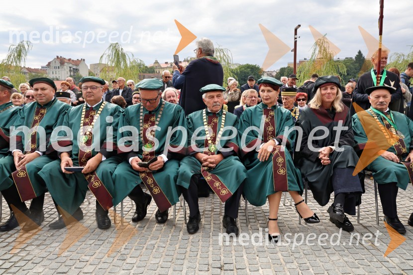  ... ;  ... ;  ... ;  ... ;  Mihaela Krsnik Kopše,  Hiša vina Doppler, Štajerska Slovenija;  ... Svečana trgatev najstarejše trte 2025 in razglasitev vinske kraljice