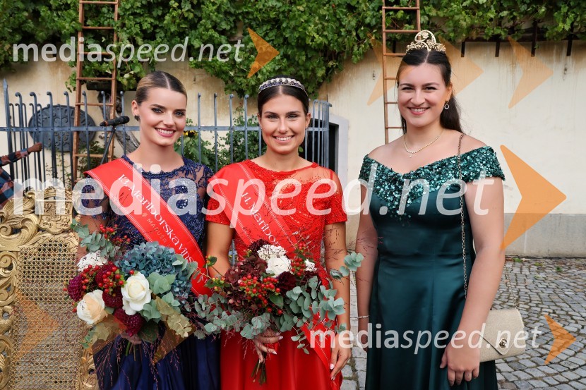  Maruša Mukenauer, Vina Mukenauer, Mariborska vinska kraljica 2023 - 2025;  Natalija Ploj, Mariborska vinska kraljica 2025;  Nina  Polanec, 28. Vinska kraljica Slovenije 2025Svečana trgatev najstarejše trte 2025 in razglasitev vinske kraljice