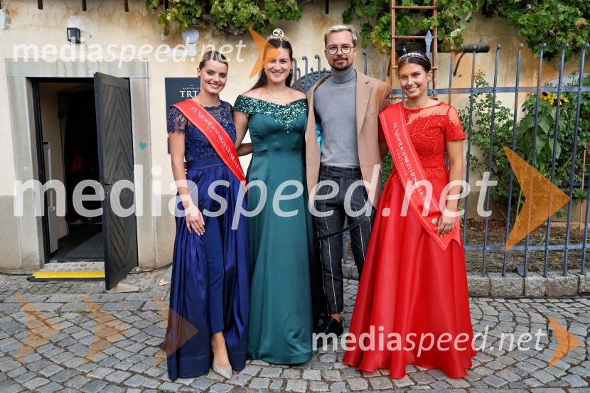  Maruša Mukenauer, Vina Mukenauer, Mariborska vinska kraljica 2023 - 2025;  Nina  Polanec, 28. Vinska kraljica Slovenije 2025;  David Hojnik, modni oblikovalec DH fashionSvečana trgatev najstarejše trte 2025 in razglasitev vinske kraljice