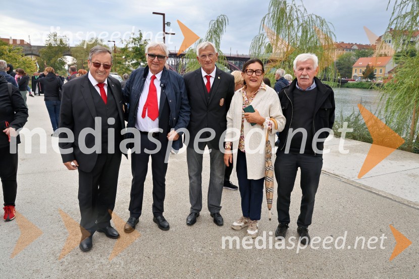 mag.  Jože Protner, vinar;  ... ;  ... ;  Dunja Bezjak;  Branko Bezjak, nekdanji direktor, SwatySvečana trgatev najstarejše trte 2025 in razglasitev vinske kraljice