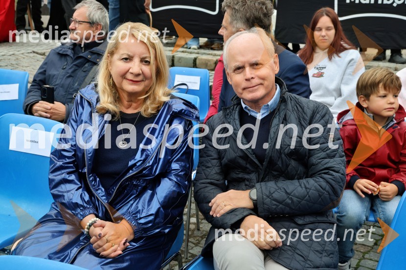  Milan Predan, veleposlanik Republike Slovenije v Republiki Severni Makedoniji;  Darka Zvonar Predan, novinarkaSvečana trgatev najstarejše trte 2025 in razglasitev vinske kraljice