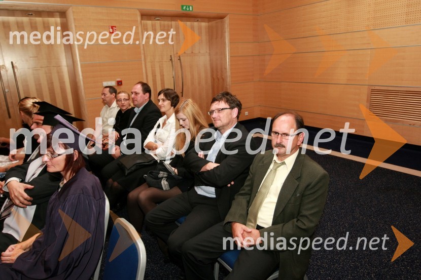 Diplomanti VSŠ Academia in gosti15. obletnica poslovnega sistema Academia in svečana podelitev diplom Višje strokovne šole Academia