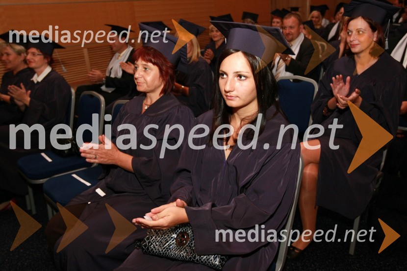 Diplomanti VSŠ Academia15. obletnica poslovnega sistema Academia in svečana podelitev diplom Višje strokovne šole Academia