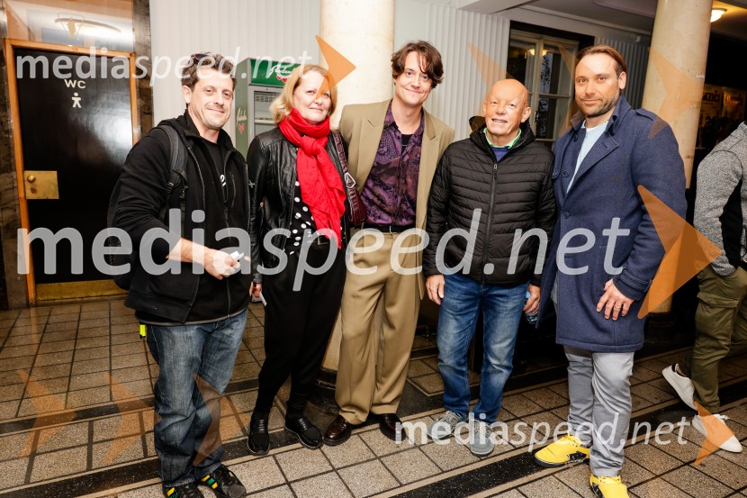  ... ;  ... ;  Domen Valič, igralec;  ... ;  ... Penziči, medijska premiera predstave Vida Valiča