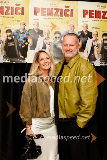 Petra Vlahović;  Miran Miki Vlahovič, glasbenikPenziči, medijska premiera predstave Vida Valiča