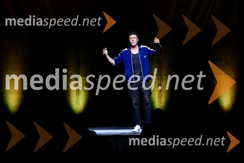  Franci Kek, slovenski režiser, producent, igralec, politik Penziči, medijska premiera predstave Vida Valiča