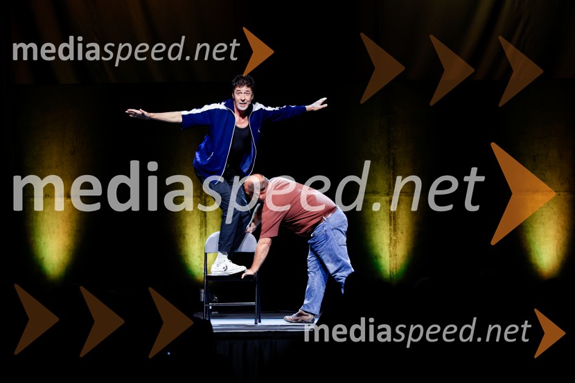  Franci Kek, slovenski režiser, producent, igralec, politik ;  ... Penziči, medijska premiera predstave Vida Valiča