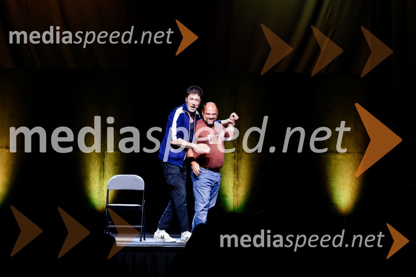  Franci Kek, slovenski režiser, producent, igralec, politik ;  ... Penziči, medijska premiera predstave Vida Valiča