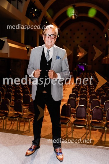  Vinko Šimek, komikPenziči, medijska premiera predstave Vida Valiča