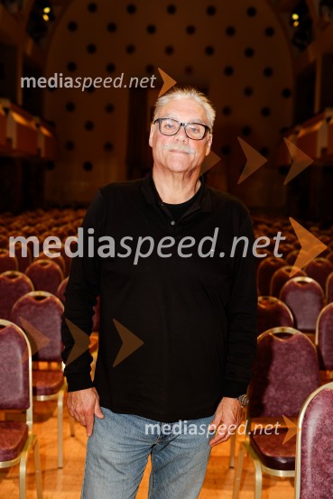  Boris Kobal, režiser, igralecPenziči, medijska premiera predstave Vida Valiča