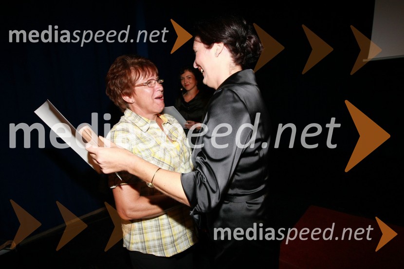 Stanka Ornik in mag. Majda Kralj, direktorica poslovnega sistema Academia15. obletnica poslovnega sistema Academia in svečana podelitev diplom Višje strokovne šole Academia