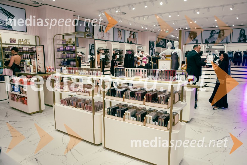 Victoria's Secret odprla svojo prvo trgovino v Sloveniji