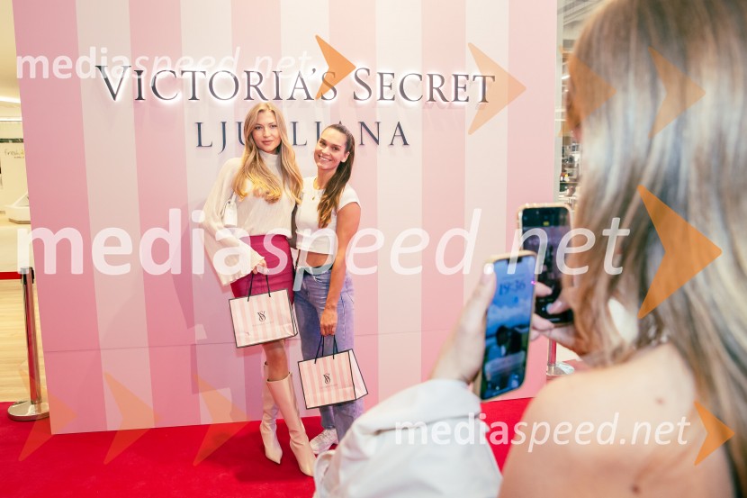  Nives Orešnik, fotomodel, fitnes trenerka, nekdanja Miss Slovenije;  Maja Zupan, Miss Slovenije 2017Victoria's Secret odprla svojo prvo trgovino v Sloveniji