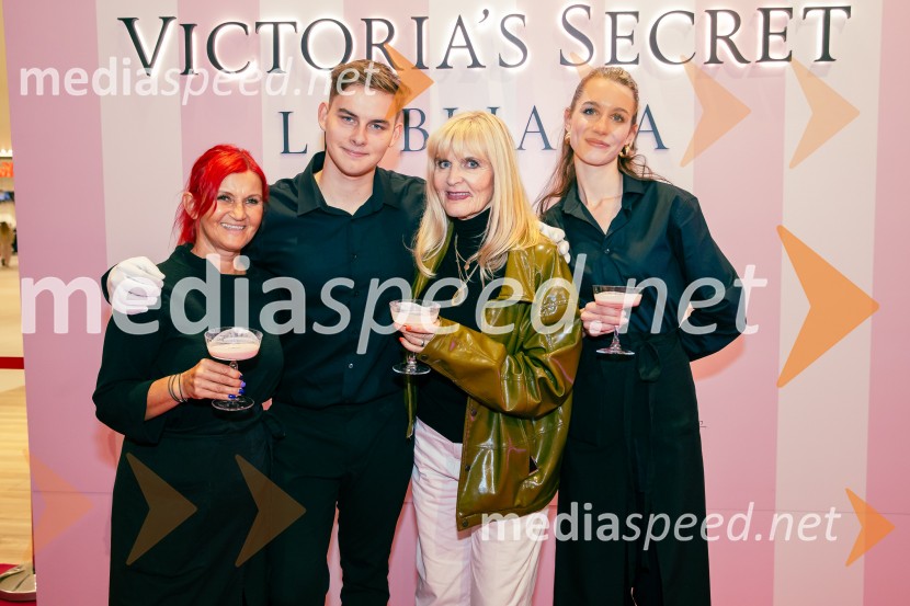  ... ;  ... ;  ... ;  Dada  Jerovšek, Kaval GroupVictoria's Secret odprla svojo prvo trgovino v Sloveniji