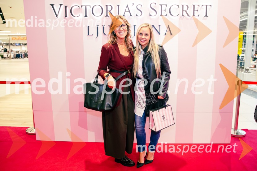  ... ;  Tinkara Fortuna, skupina BepopVictoria's Secret odprla svojo prvo trgovino v Sloveniji