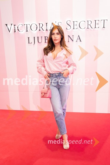  Anja Jenko, fotomodelVictoria's Secret odprla svojo prvo trgovino v Sloveniji