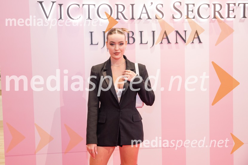  Jutra Zorc, manekenkaVictoria's Secret odprla svojo prvo trgovino v Sloveniji