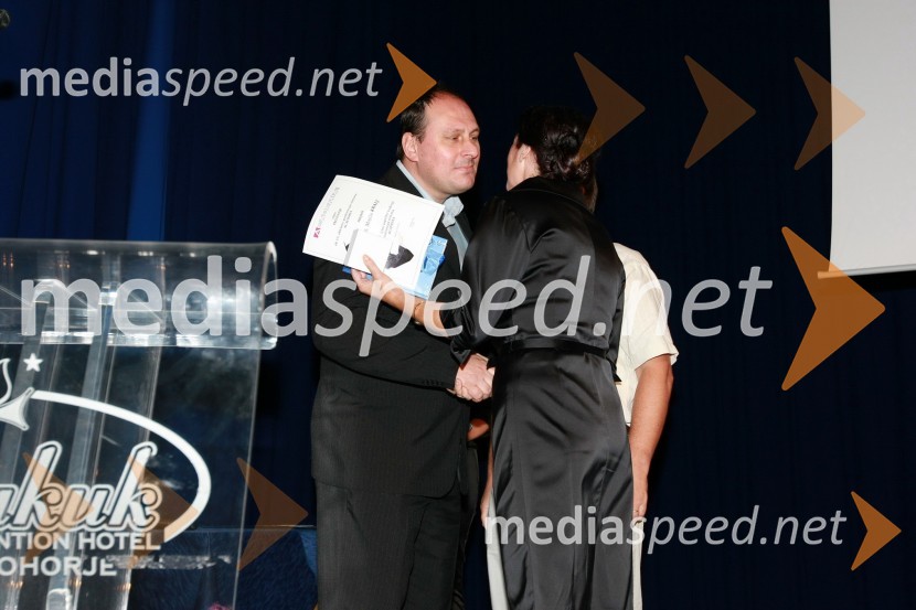 Marjan Fridauer in mag. Majda Kralj, direktorica poslovnega sistema Academia15. obletnica poslovnega sistema Academia in svečana podelitev diplom Višje strokovne šole Academia