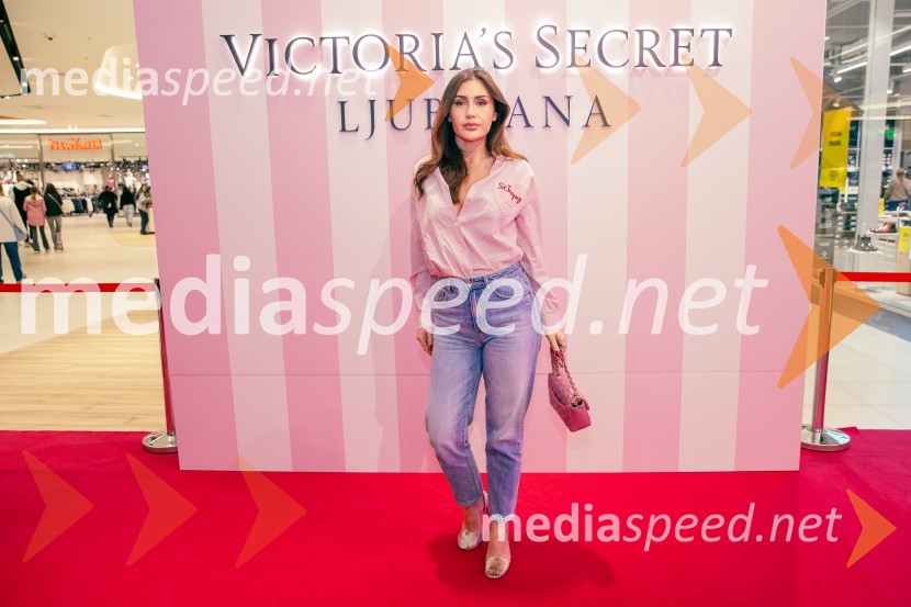  Anja Jenko, fotomodelVictoria's Secret odprla svojo prvo trgovino v Sloveniji