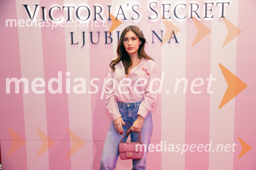  Anja Jenko, fotomodelVictoria's Secret odprla svojo prvo trgovino v Sloveniji