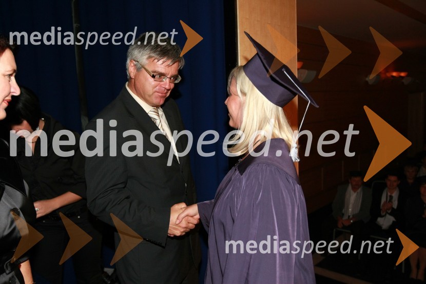 Mag. Samo Hribar Milič, generalni direktor GZS in diplomantka VSŠ Academia15. obletnica poslovnega sistema Academia in svečana podelitev diplom Višje strokovne šole Academia