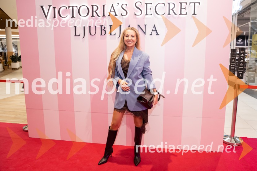  Hajdi Korošec Jazbinšek, pevkaVictoria's Secret odprla svojo prvo trgovino v Sloveniji