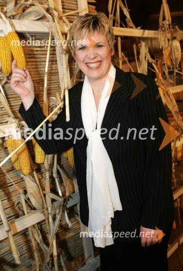 Andreja Čamernik, voditeljica oddajePodalpski večer, snemanje nove oddaje na Net Tv