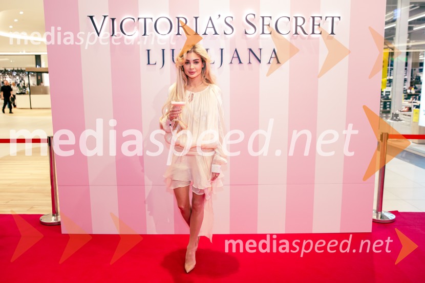  Naja DolencVictoria's Secret odprla svojo prvo trgovino v Sloveniji