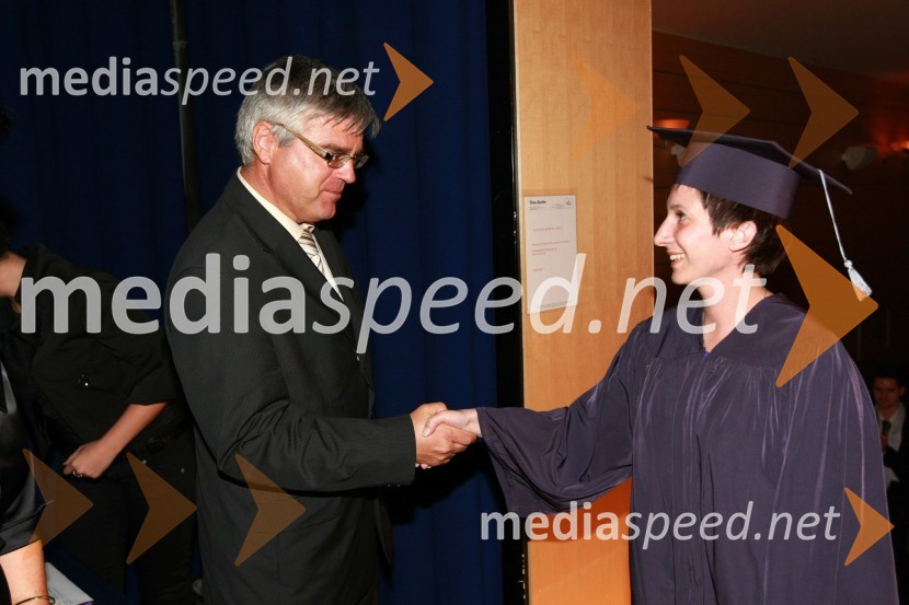 Mag. Samo Hribar Milič, generalni direktor GZS in diplomantka VSŠ Academia15. obletnica poslovnega sistema Academia in svečana podelitev diplom Višje strokovne šole Academia