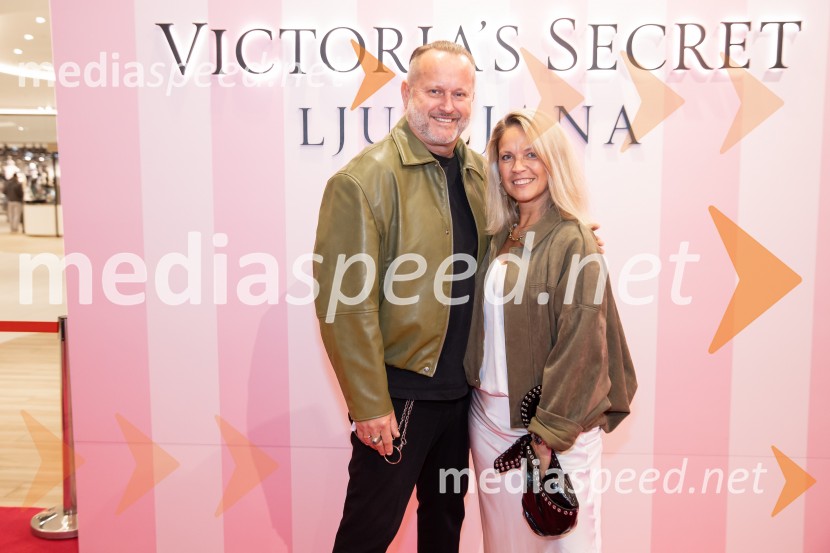  Miran Miki Vlahovič, glasbenik;  Petra VlahovićVictoria's Secret odprla svojo prvo trgovino v Sloveniji