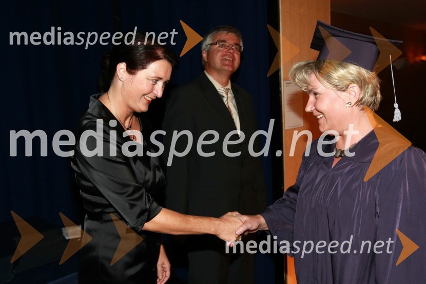 Mag. Majda Kralj, direktorica poslovnega sistema Academia in diplomantka VSŠ Academia15. obletnica poslovnega sistema Academia in svečana podelitev diplom Višje strokovne šole Academia