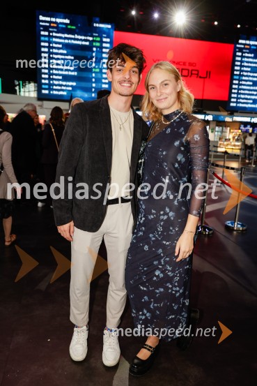 Takšno je življenje, predpremiera nadaljevanke