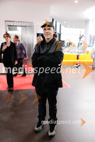 Takšno je življenje, predpremiera nadaljevanke