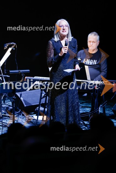  Ksenija Horvat, odgovorna urednica UPE Informativni program RTV SLOTakšno je življenje, predpremiera nadaljevanke