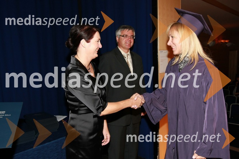 Mag. Majda Kralj, direktorica poslovnega sistema Academia in diplomantka VSŠ Academia15. obletnica poslovnega sistema Academia in svečana podelitev diplom Višje strokovne šole Academia