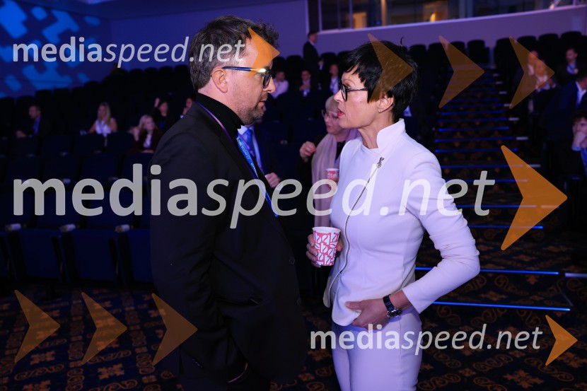  Žiga Vavpotič, podjetnik;  Marta Kos Marko, evropska komisarkaManagerski kongres 2025, prvi dan