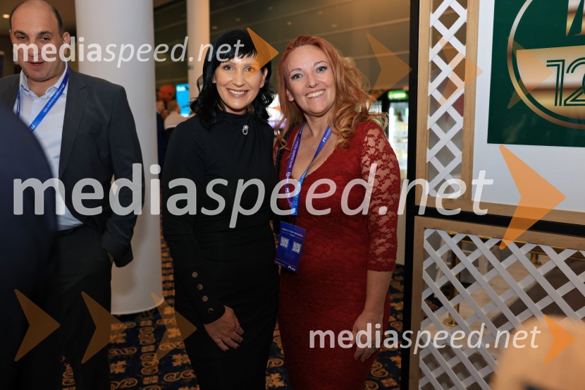  Karmen Pangos, poslovna direktorica, Perutnina Ptuj d.o.o.;  Alenka Rozman, direktorica korporativnega komuniciranja, Perutnina PtujManagerski kongres 2025, prvi dan