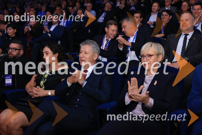  Enver Šišić, direktor skupine Perutnina Ptuj, d.o.o.; dr. Nataša Pirc Musar, predsednica Republike SlovenijeManagerski kongres 2025, prvi dan