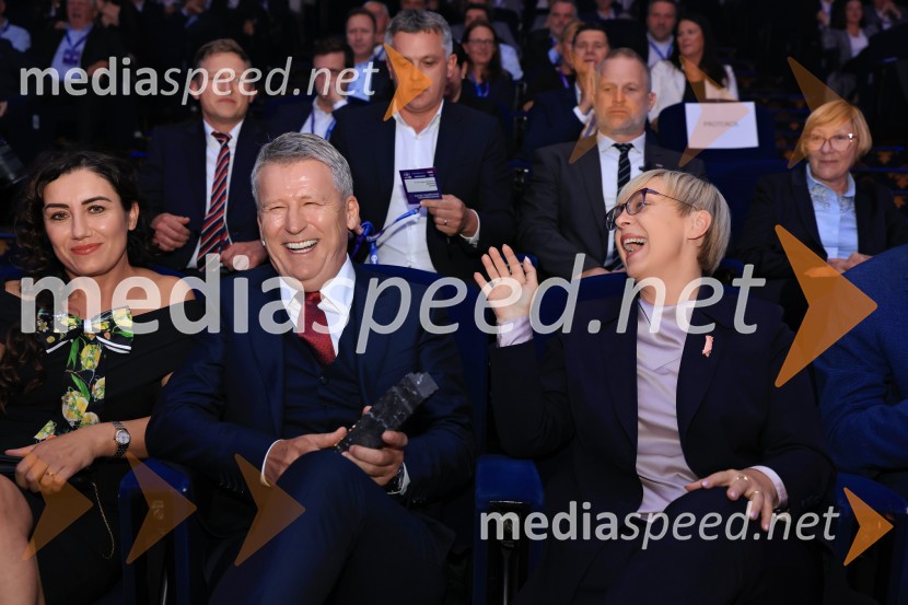  Enver Šišić, direktor skupine Perutnina Ptuj, d.o.o.; dr. Nataša Pirc Musar, predsednica Republike SlovenijeManagerski kongres 2025, prvi dan