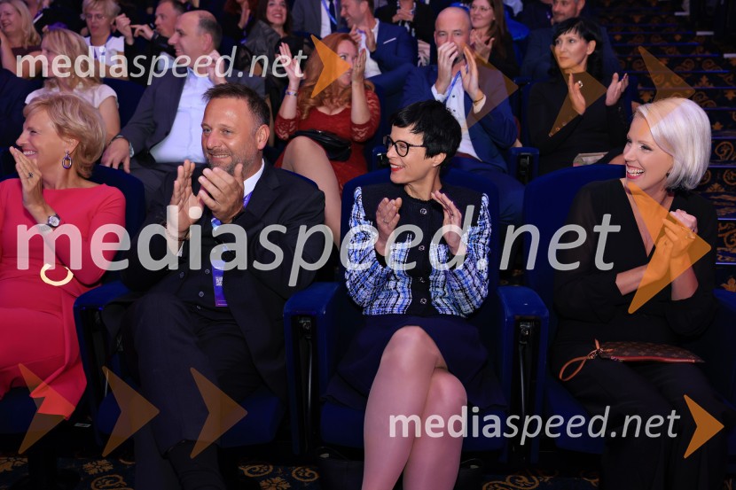  ... ;  ... ;  ... ;  ... ;  ... ;  ... ;  Petra Juvančič, izvršna direktorica, Združenje ManagerManagerski kongres 2025, prvi dan