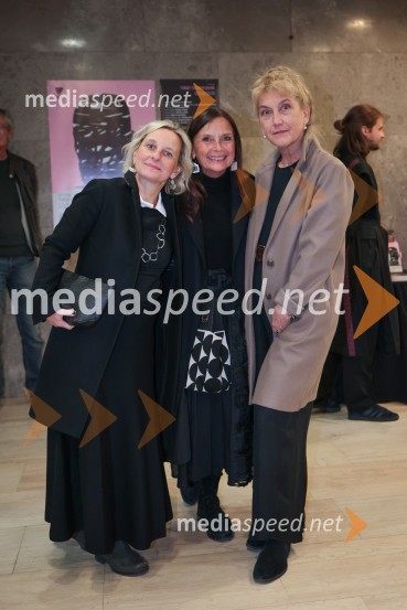  ... ;  Darja Hlavka Godina, glasbena oblikovalka;  Barbara Hieng Samobor, direktorica in umetniška vodja MGLTukaj v temenem gozdu, premiera drame MGL