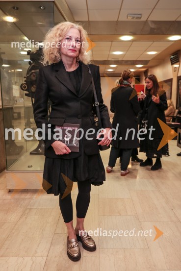  Hermina Kovačič, strokovnjakinja za komuniciranjeTukaj v temenem gozdu, premiera drame MGL