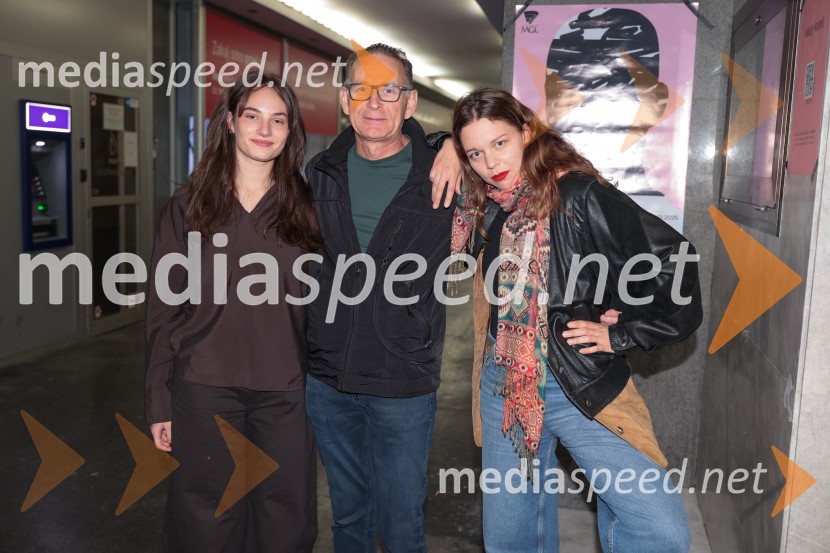  ... ;  ... ;  Katarina Oblak, MGLTukaj v temenem gozdu, premiera drame MGL